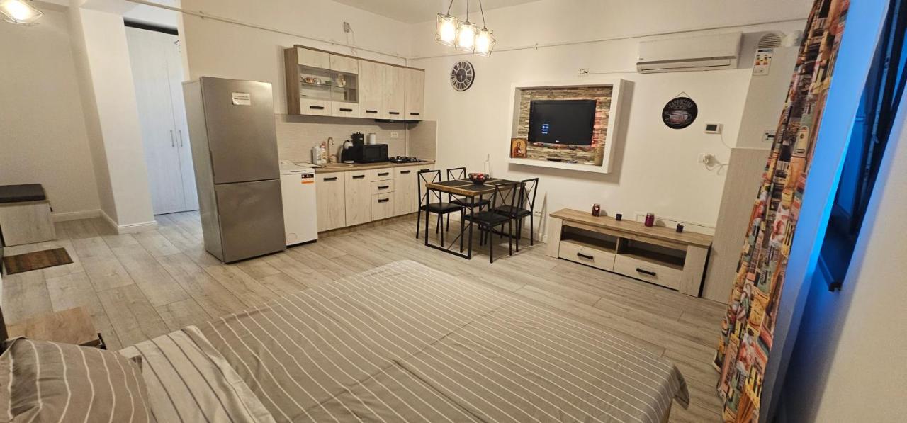 Calin Luma Studio Apartment Navodari Exterior photo